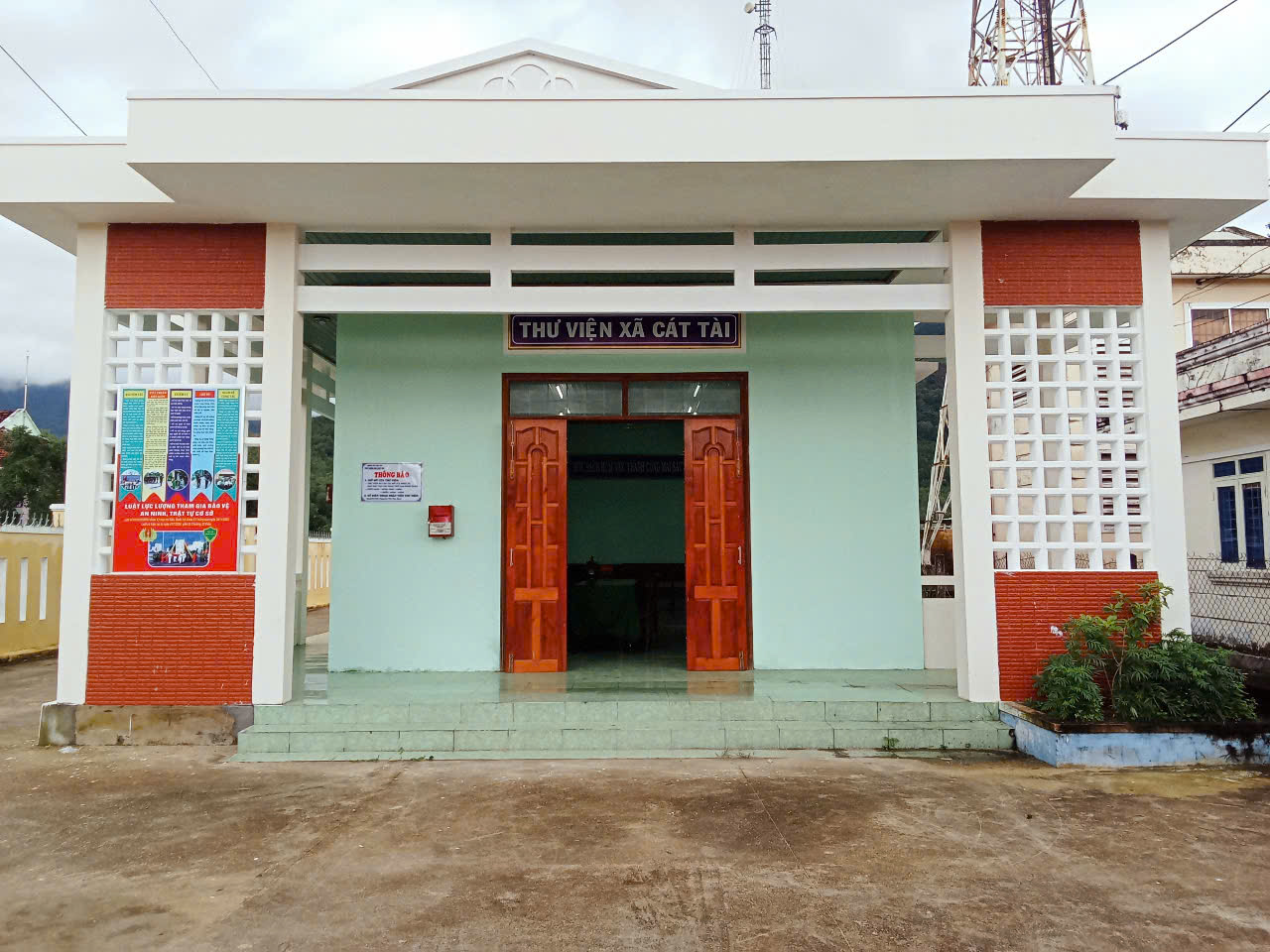 Thư viện xã Cát Tài mở cửa phục vụ bạn đọc với thông điệp ý nghĩa "Đọc sách hôm nay, thành công mai sau"