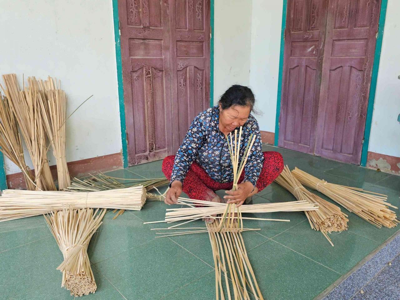 Làng nghề đan đát Phú Hiệp tạo ra sản phẩm mang bản sắc văn hóa Làng nghề đan đát Phú Hiệp tạo ra sản phẩm mang bản sắc văn hóa