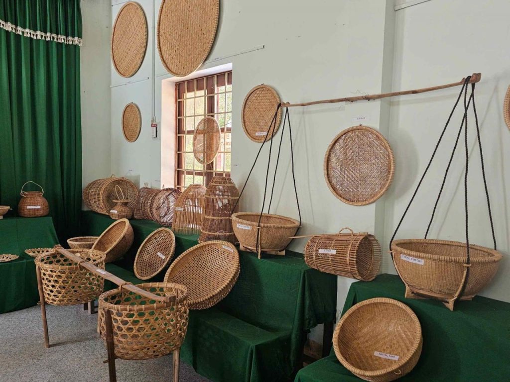 Làng nghề đan đát Phú Hiệp tạo ra sản phẩm mang bản sắc văn hóa